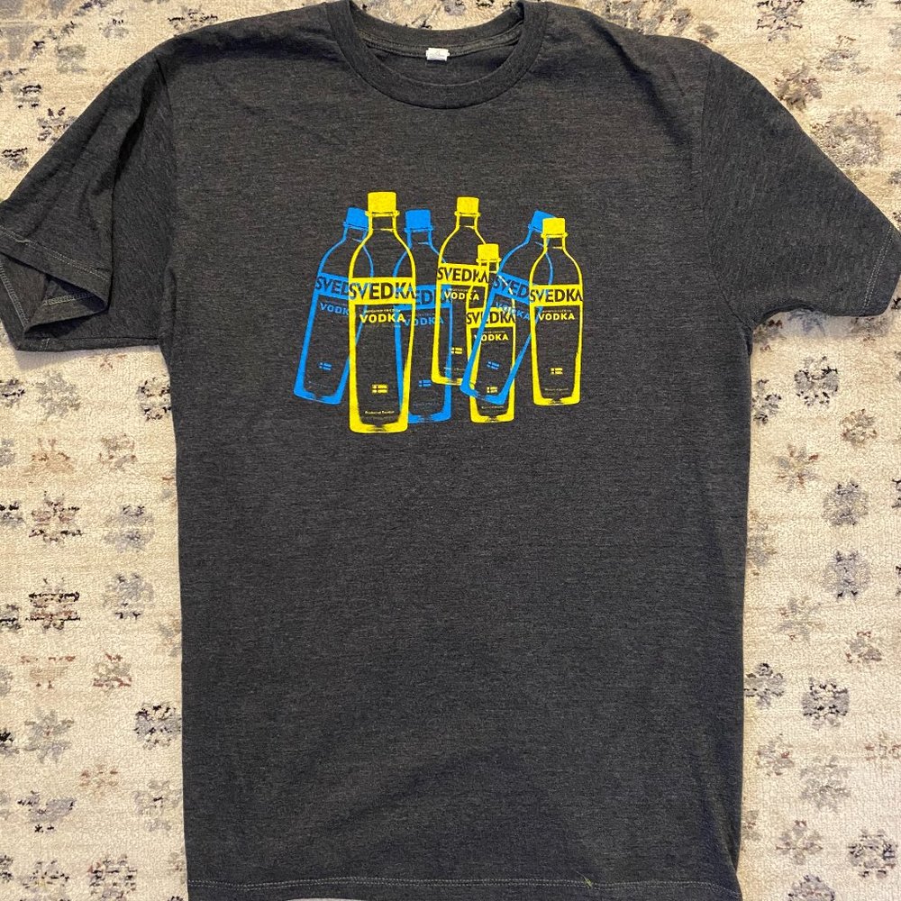 Pre-owned Men's Large Gray Svedka T-Shirt